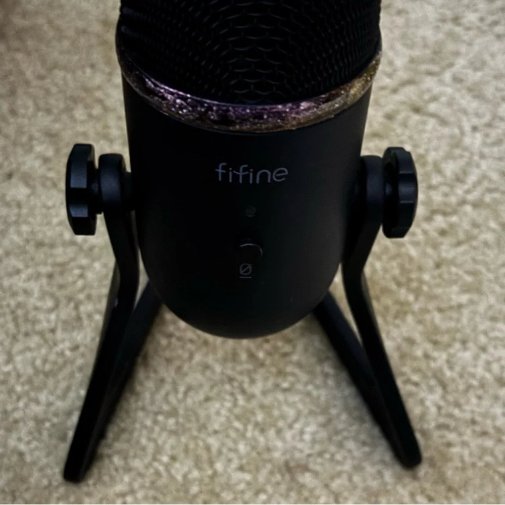 Fifine Black Microphone with Tripod